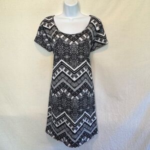 F-63 Joe Boxer Black & White Short Sleeve MIDI Dress Size L‎